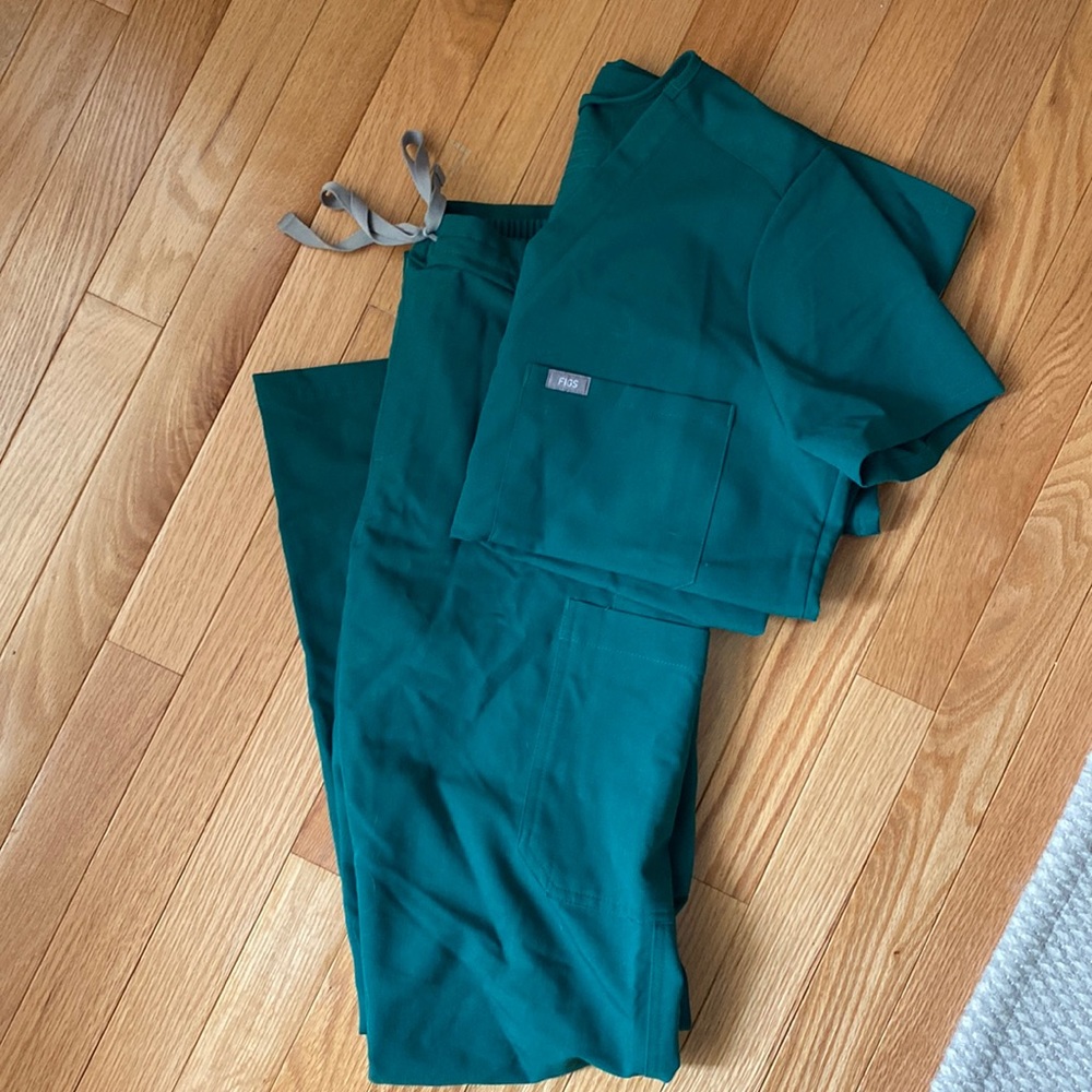 Figs Scrub Set